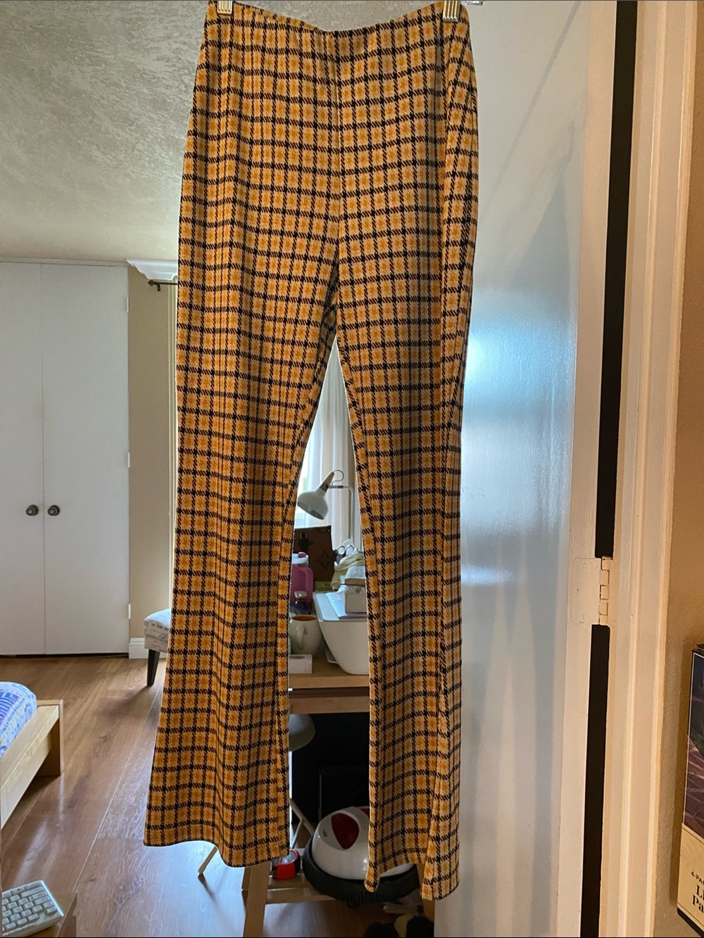 URBAN OUTFITTERS Yellow Plaid PULL ON PANTS SIZE SMALL